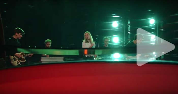 Videoclip: Whispering Sons „Alone“